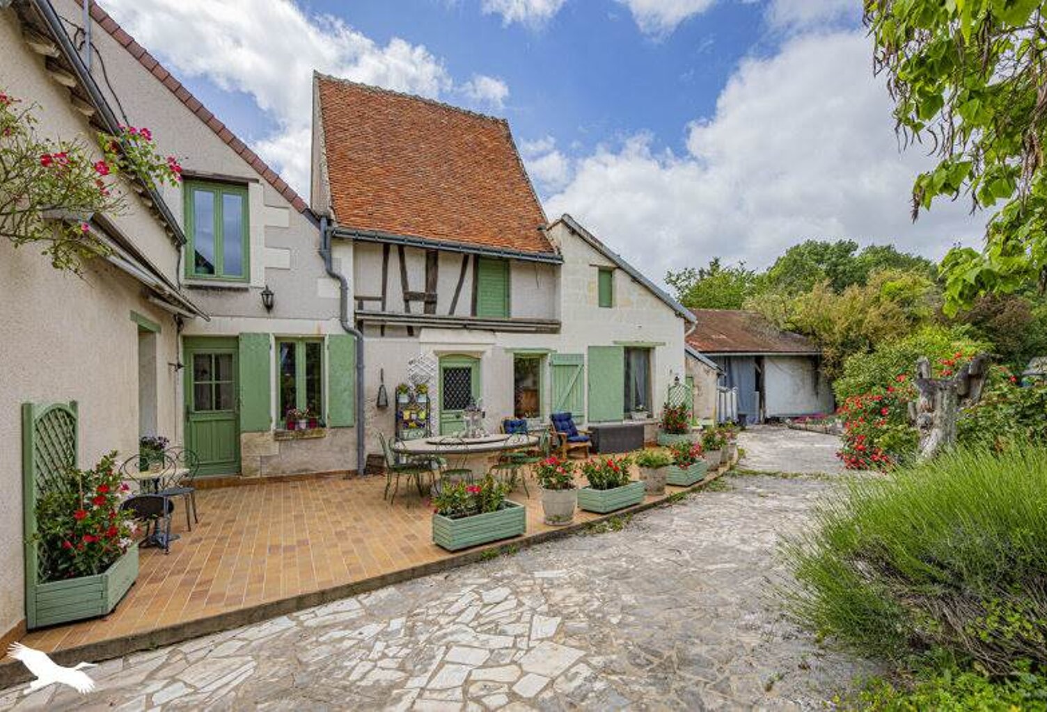 Maison en pierre de 6 pièces principales — photo 1