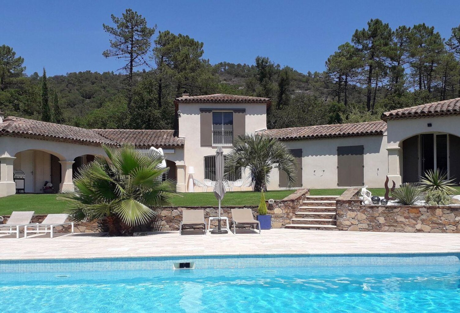Vente Maison/villa 8 pièces — photo 1