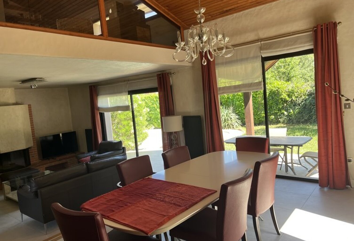 Villa de 5 pièces principales — photo 1