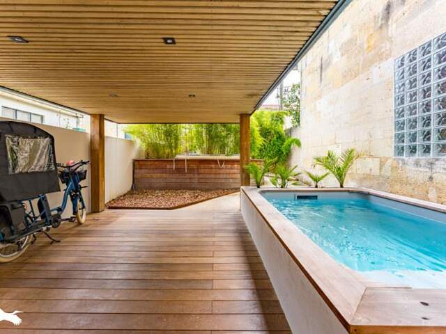 Maison en pierre de 4 pièces principales — photo du bien