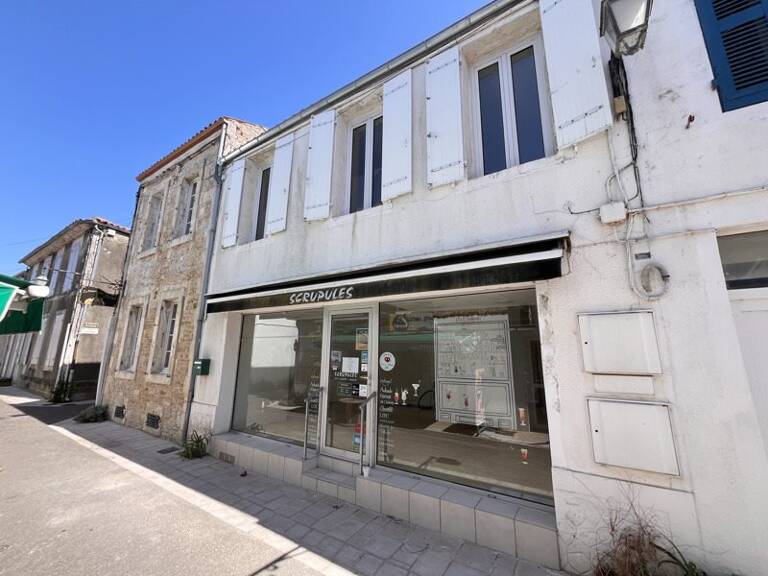 Maison en pierre de 4 pièces principales — photo 1