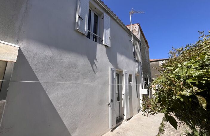 Maison en pierre de 4 pièces principales — photo 2