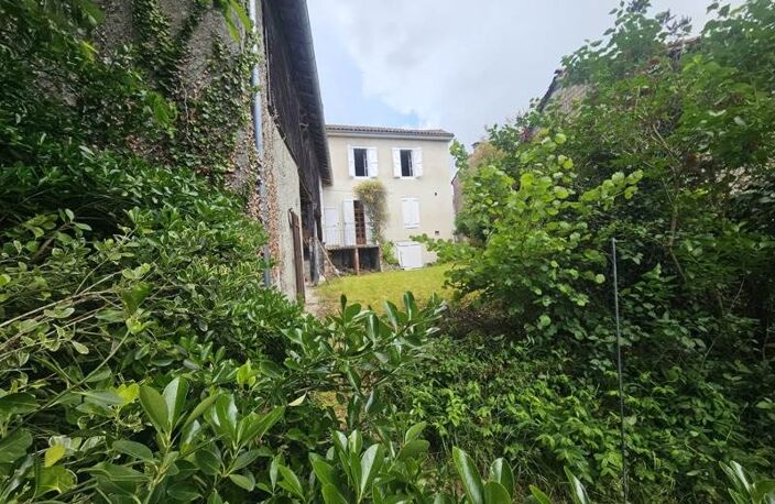 Maison en pierre de 8 pièces principales — photo 2