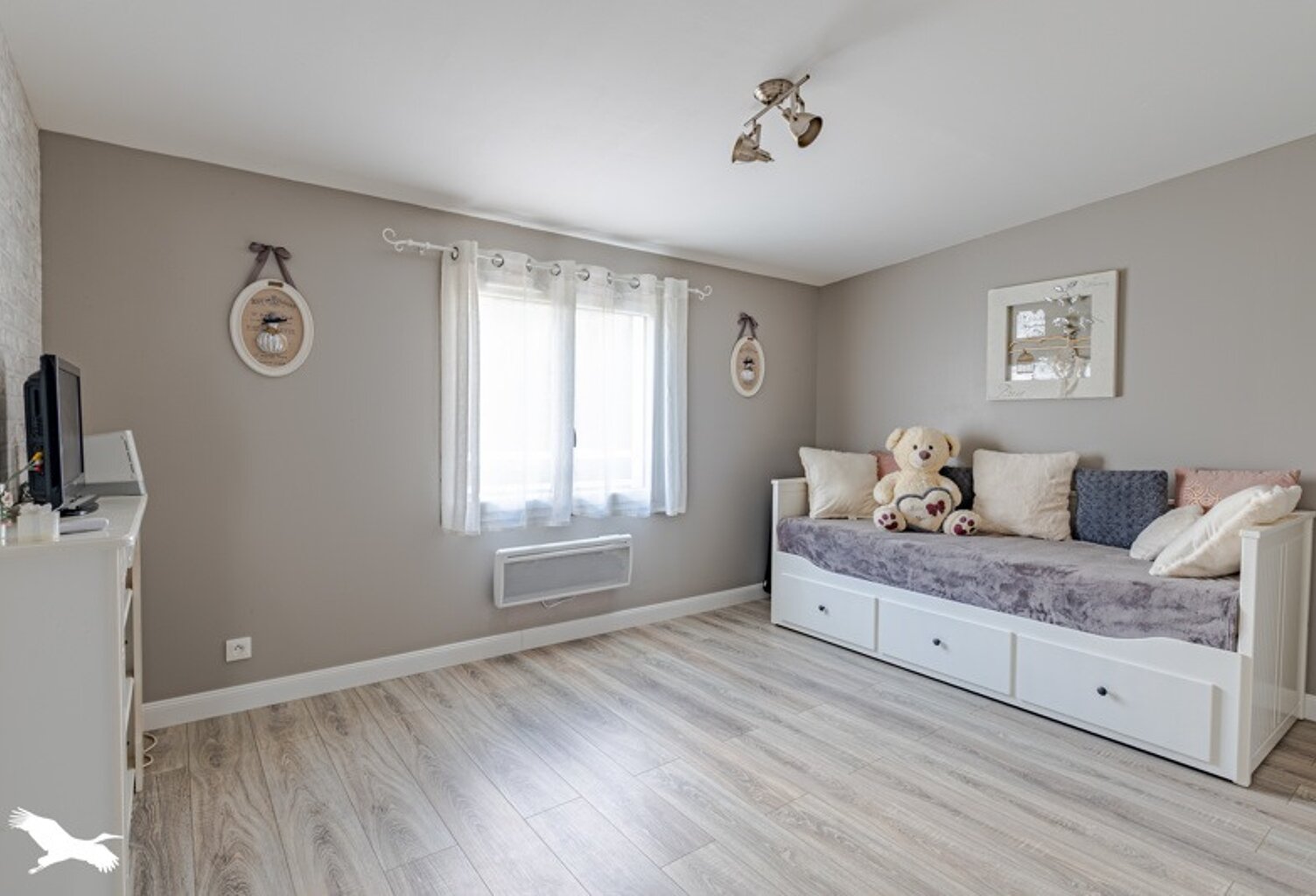 Contemporaine de 6 pièces principales — photo 1