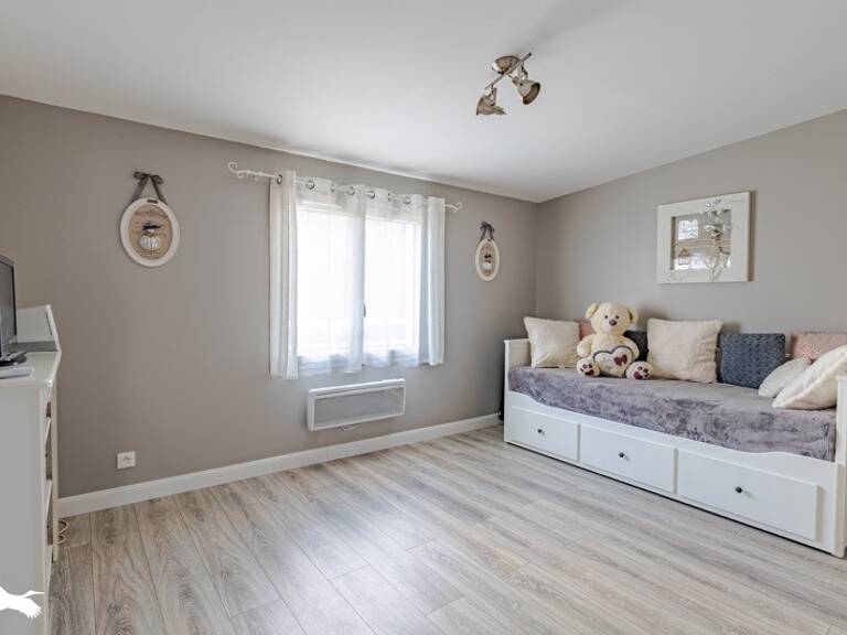 Contemporaine de 6 pièces principales — photo 1