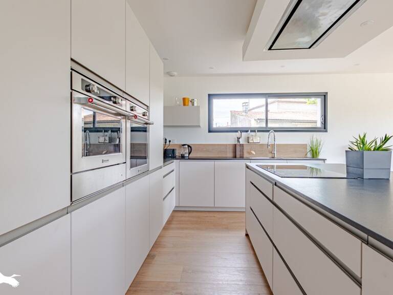 Contemporaine de 6 pièces principales — photo 1