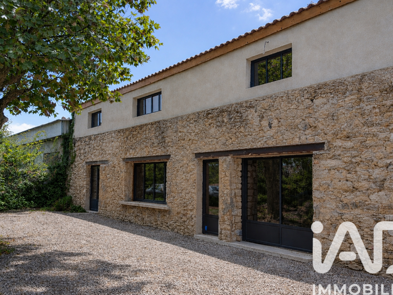 Vente Immeuble 270 m&sup2; — photo 1