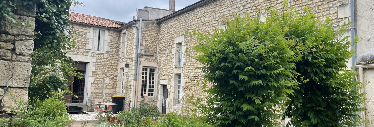 Maison 7 Pièces 207 m² à vendre à Le Gua (17600)