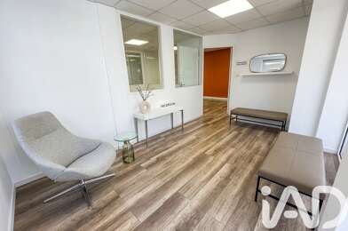 Commerce  222500 €