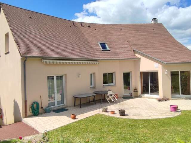 Maison de 2002 170 m² 6 chambres avec sous-sol complet sur un... — photo du bien