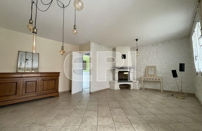 Maison de plain-pied :<br>Cuisine,séjour-salon avec accès vér — photo 4