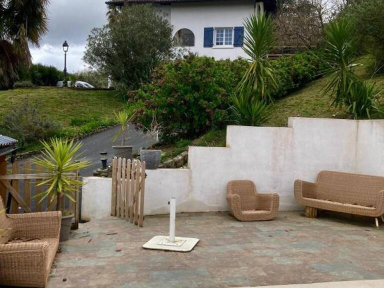 Villa avec piscine chauffée, 9 pieces sur 6575m2 de terrain — photo 1