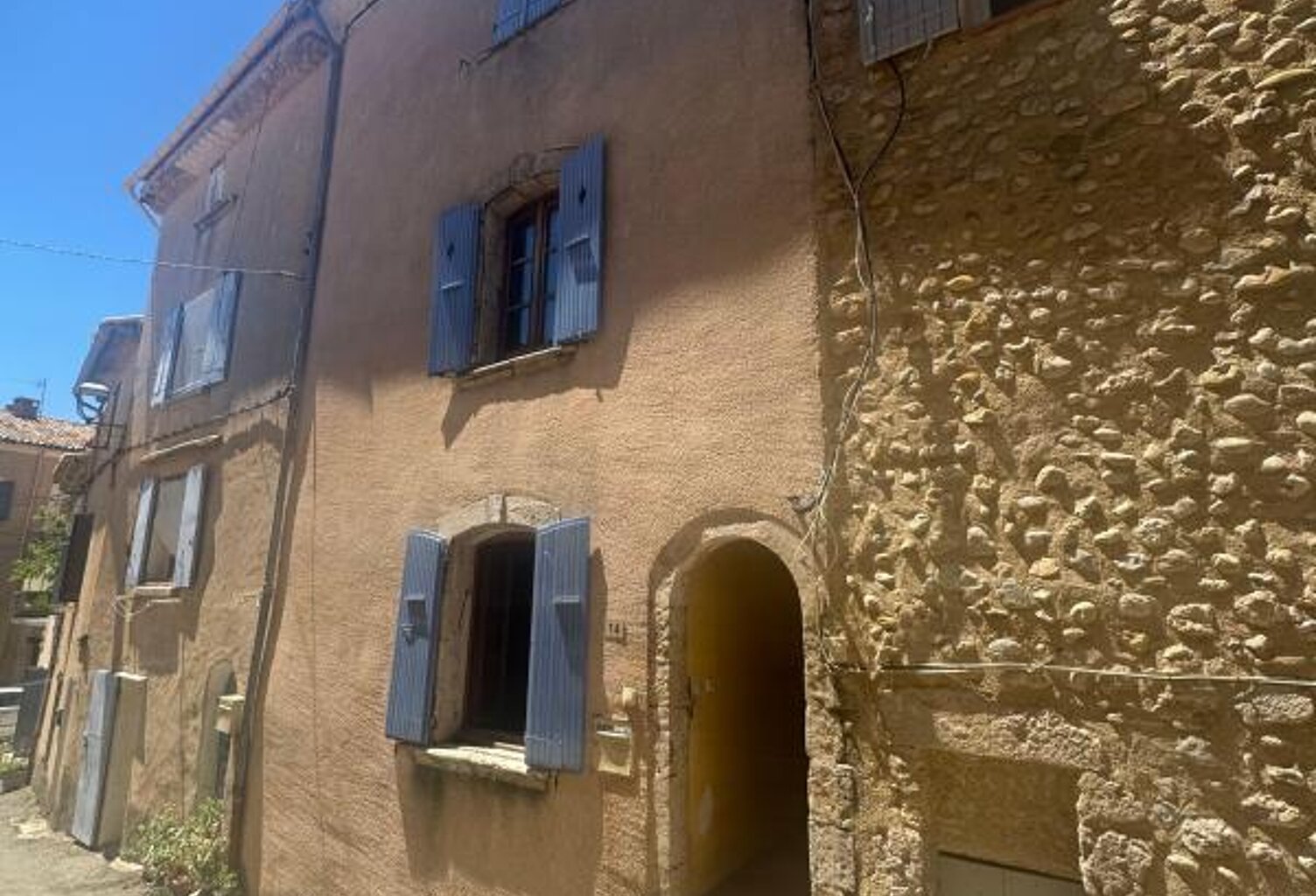Maison de village - PUIMOISSON — photo 1