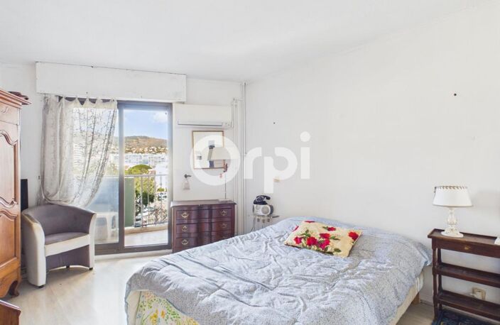 RESIDENCE RECHERCHÉE - PROCHE COMMODITÉS - STATIONNEMENT SOUS SOL - CAVE — photo 4