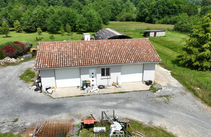 Villa contemporaine de 2017, 4 garages, carport, piscine, pool house, terrain boisé de 8450 M2 — photo 2