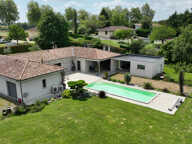 Villa contemporaine de 2017, 4 garages, carport, piscine, pool house, terrain boisé de 8450 M2 — photo 3