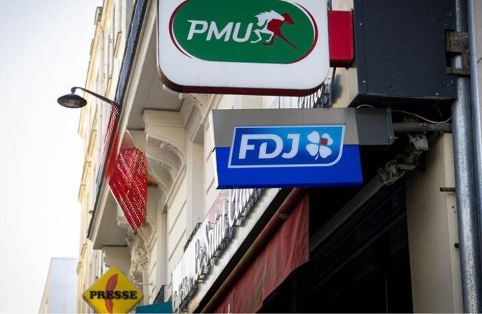 A VENDRE MURS COMMERCIAUX RARES AVEC FOND DE COMMERCE – EMPLACEMENT STRATÉGIQUE AU PERREUX-SUR-MARNE — photo 2