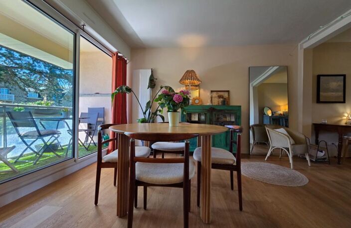 Dinard, Pointe de la Malouine. Appartement T2 traversant de 54.23 m² parfaitement rénové. 3 balcons, cave — photo 2