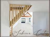   À VENDRE – MAISON ATYPIQUE RÉNOVÉE AVEC TERRASSE & CAVE VOÛTÉE – FRENEUSE (78) 200 m² habitables – 4/5 chambres – Vue dégagée – Garage – Jardin clos — photo 3