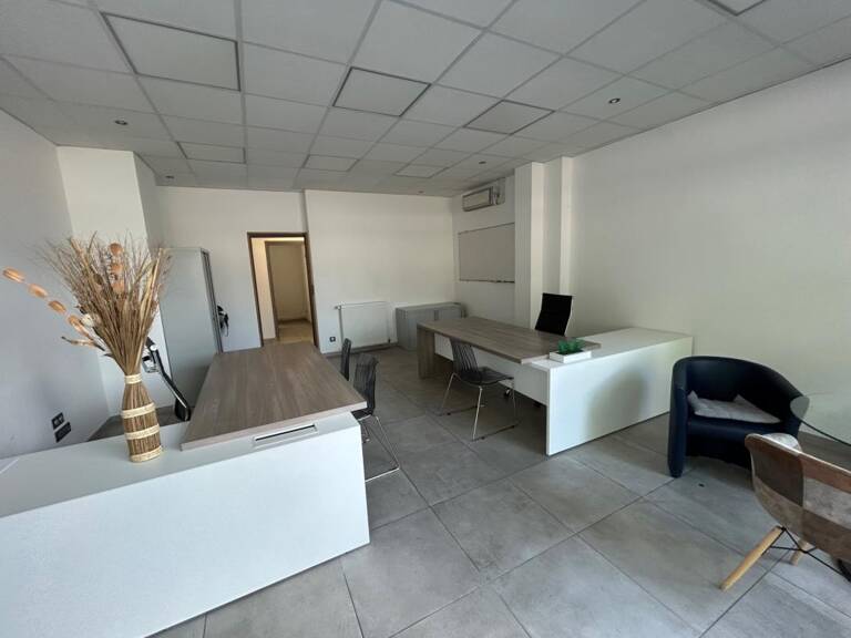 aix les bains local commercial  ou bureau 72 m2 env — photo 1
