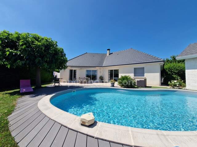 À VENDRE – Maison de plain-pied avec vue Pyrénées, piscine & jardin arboré — photo du bien