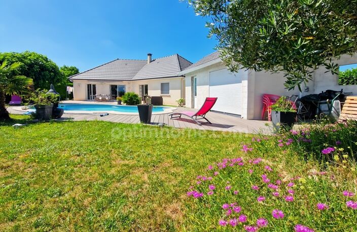 À VENDRE – Maison de plain-pied avec vue Pyrénées, piscine & jardin arboré — photo 2