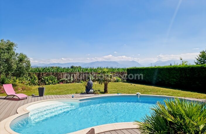À VENDRE – Maison de plain-pied avec vue Pyrénées, piscine & jardin arboré — photo 3