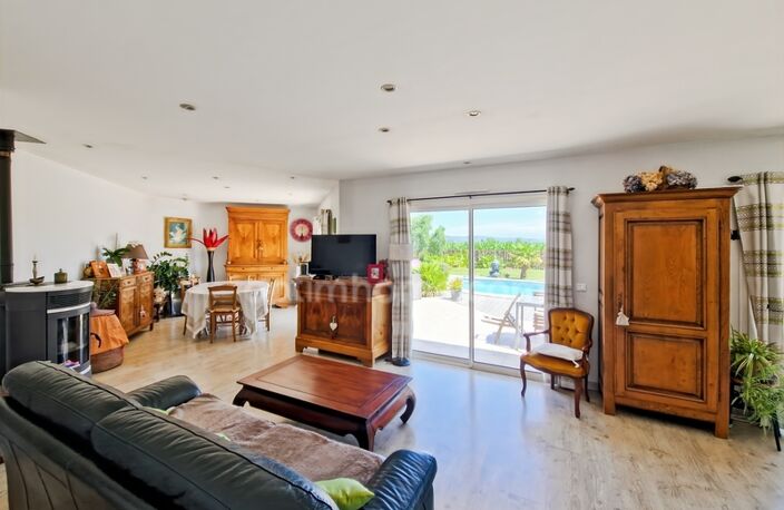 À VENDRE – Maison de plain-pied avec vue Pyrénées, piscine & jardin arboré — photo 4