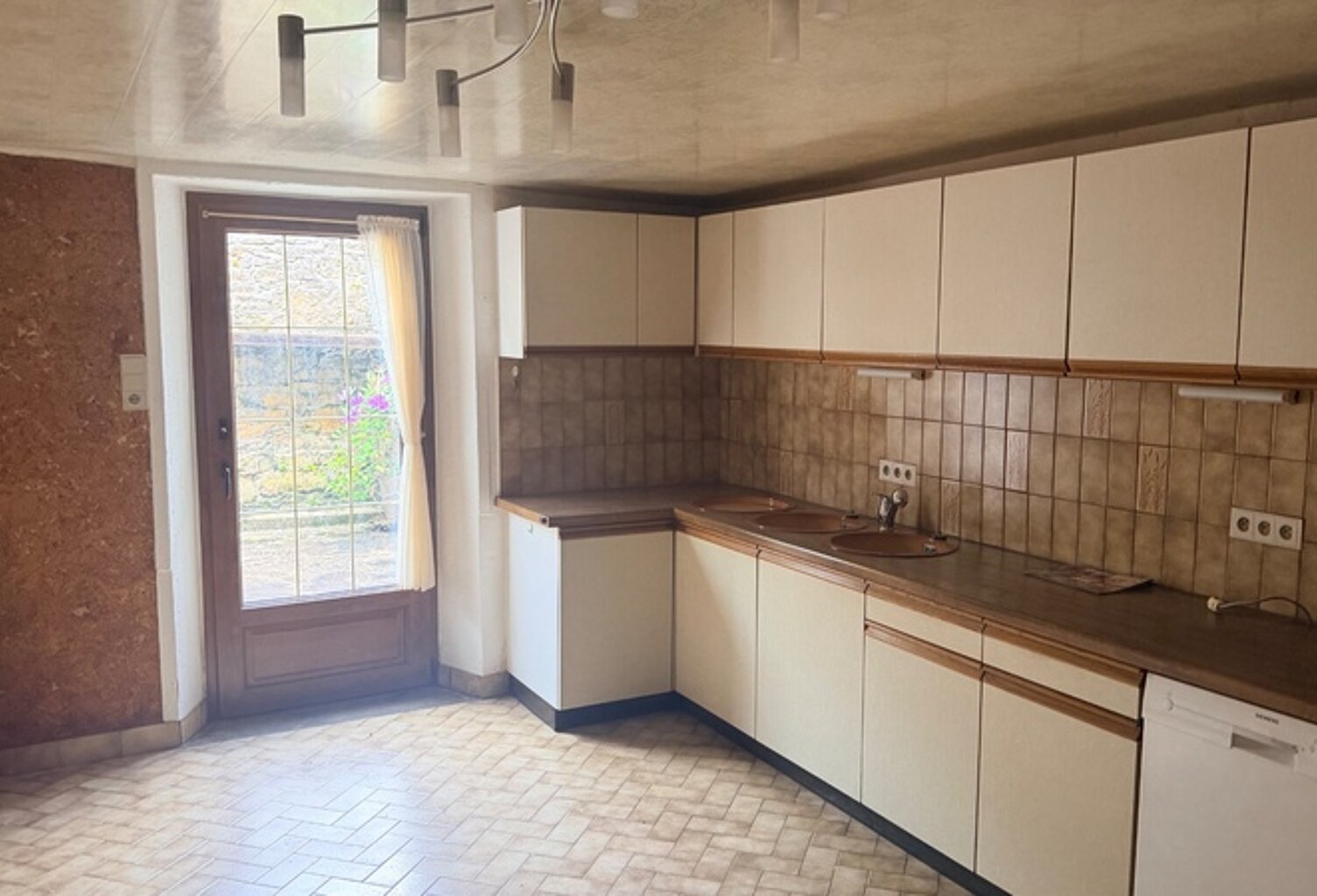 Maison à vendre à Breux (Meuse) – Proche Belgique et Luxembourg – Maison avec terrain et combles aménageables — photo 1
