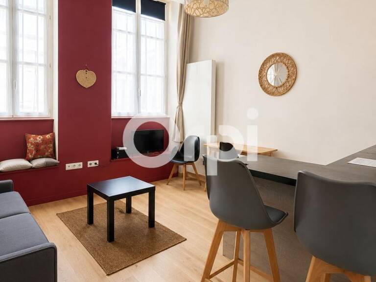 Studio meublé de charme à vendre – Quartier de la Coursive, hyper-centre de La Rochelle – Immeuble historique réhabilité — photo 1
