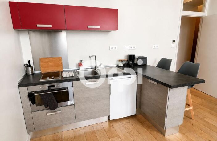 Studio meublé de charme à vendre – Quartier de la Coursive, hyper-centre de La Rochelle – Immeuble historique réhabilité — photo 2