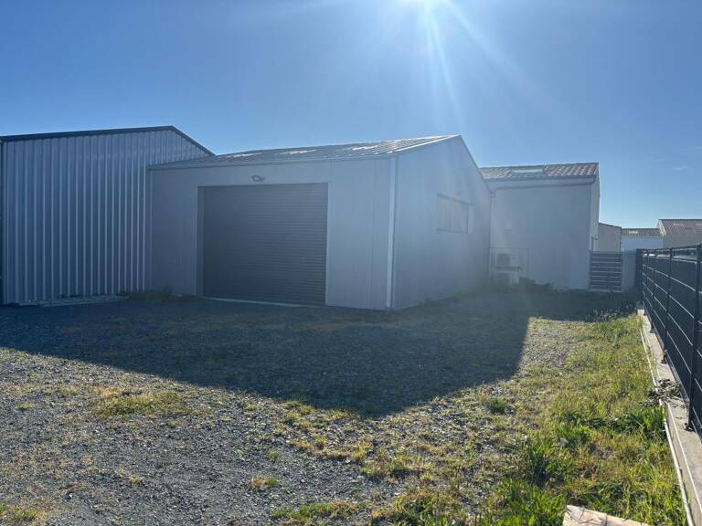 Bien Commercial À Vendre — photo 1