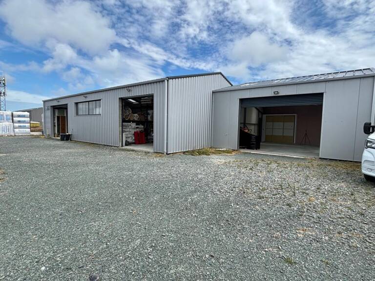 Hangar — photo 1