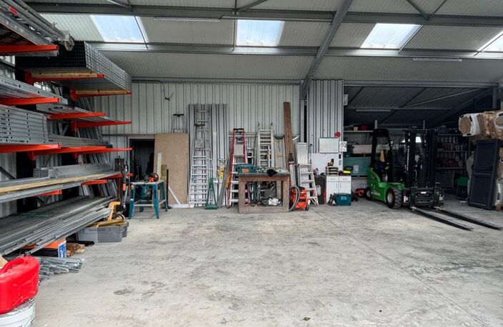 Hangar — photo 3