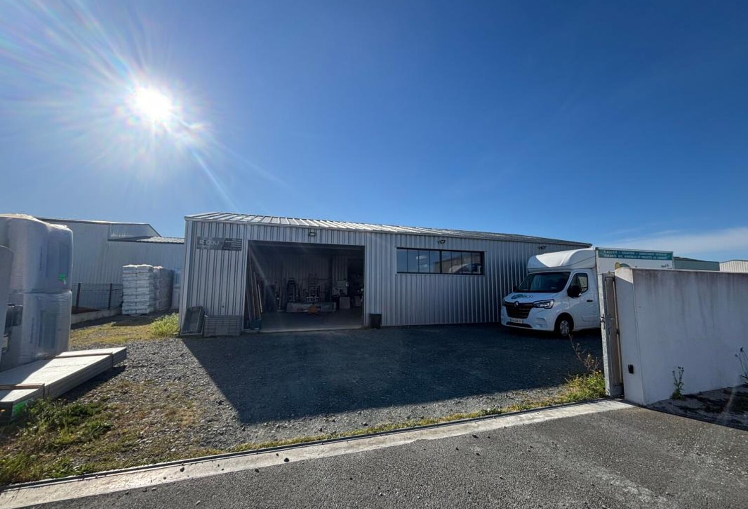 Hangar — photo 1