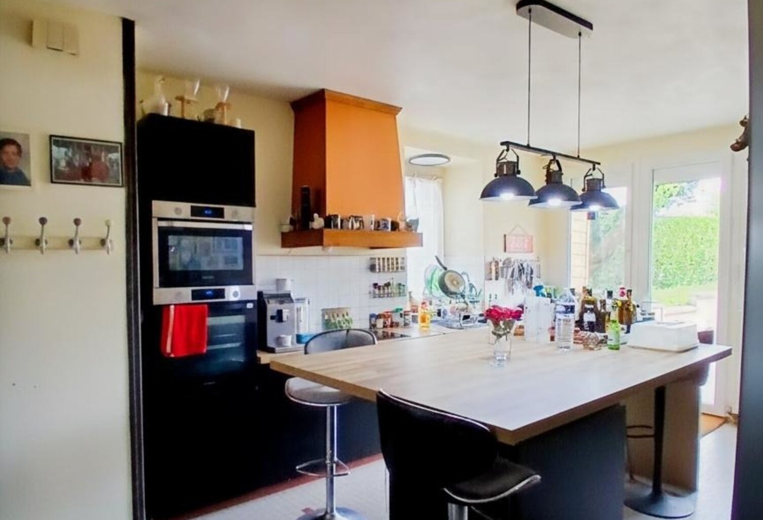 A Vendre - Maison de bourg rénovée surv parcelle d'env. 500 m2 – 190 m² – 5 chambres – équipements modernes : une opportunité rare au centre bourg. MORTAIN (50) — photo 1