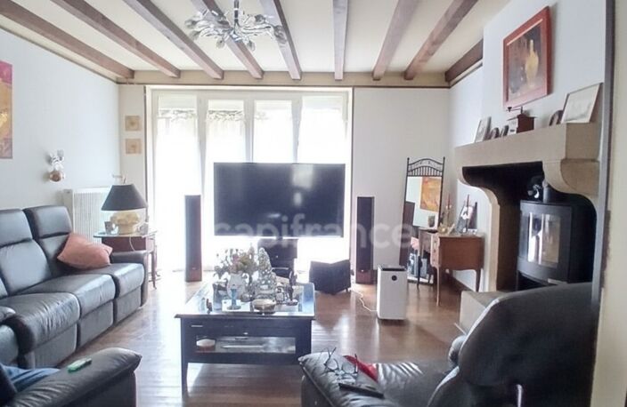 A Vendre - Maison de bourg rénovée surv parcelle d'env. 500 m2 – 190 m² – 5 chambres – équipements modernes : une opportunité rare au centre bourg. MORTAIN (50) — photo 5
