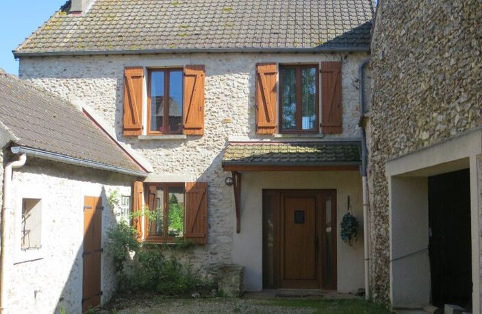 Maison, dépendances, grand terrain — photo 5