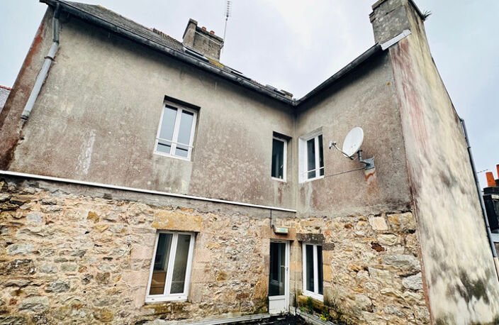 Opportunité Rare au Cœur de Crozon : Murs Commerciaux et Habitation à Fort Potentiel — photo 5