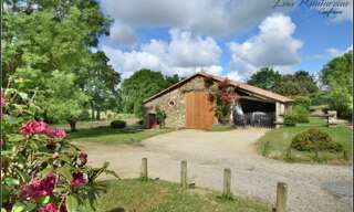 Maison 13 Pièces 360 m² à vendre à Chavagnes-en-Paillers (85250)