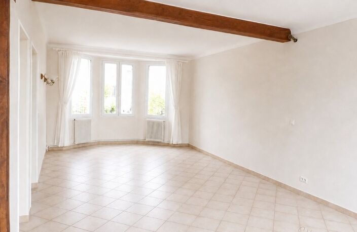 Maison familiale à Bergerac avec sous-sol total et beau potentiel — photo 3