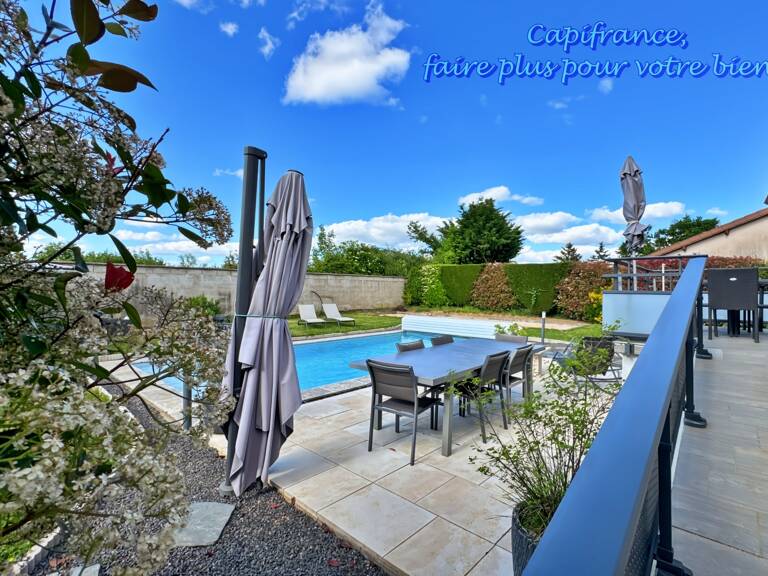 LA CLAYETTE (71) Maison à vendre,150 m², 8 pièces, 5 chambres, piscine sur terrain de 771 m² — photo 1