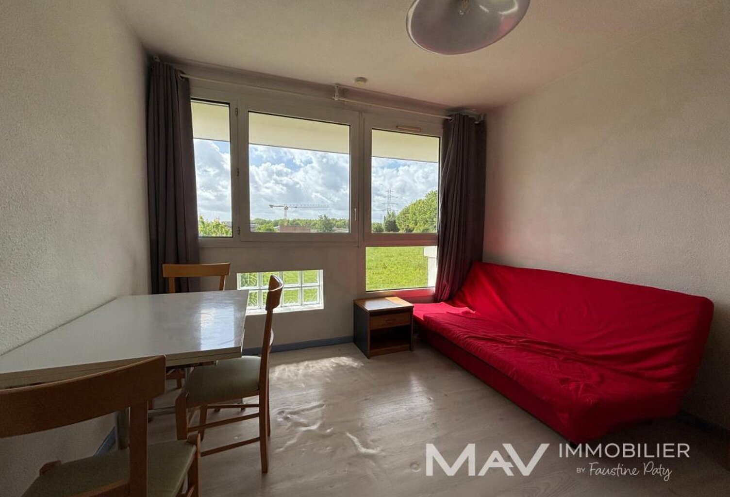 LONGUENESSE - STUDIO DE 18,90m² AVEC UNE PLACE DE PARKING — photo 1
