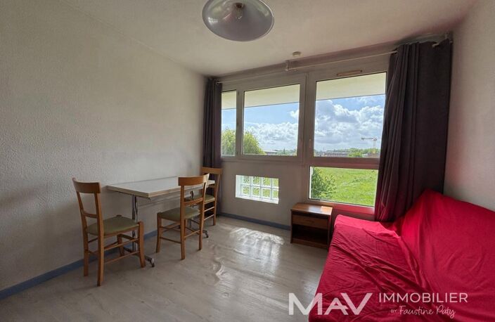 LONGUENESSE - STUDIO DE 18,90m² AVEC UNE PLACE DE PARKING — photo 2