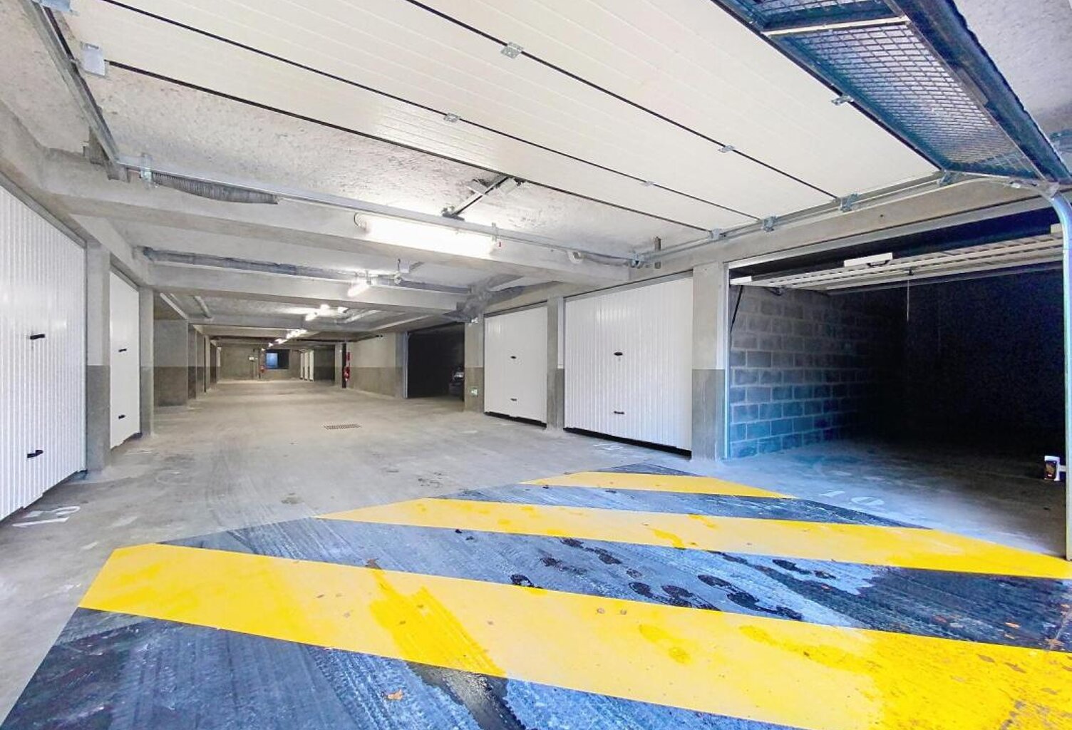Parking — photo 1