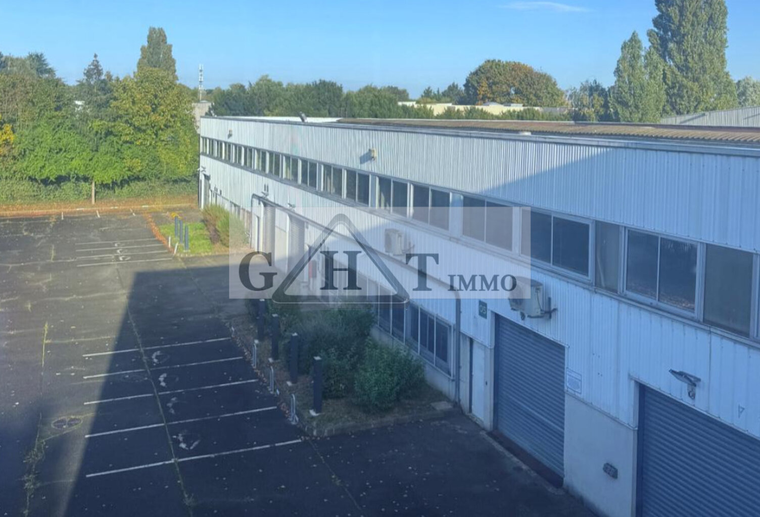 À vendre Entrepôt & bureaux 3969m²- BUC — photo 1