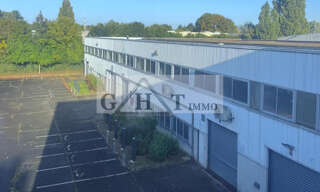Local industriel  3969 m² à vendre à Buc (78530)