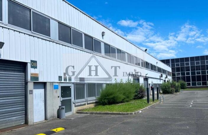 À vendre Entrepôt & bureaux 3969m²- BUC — photo 3