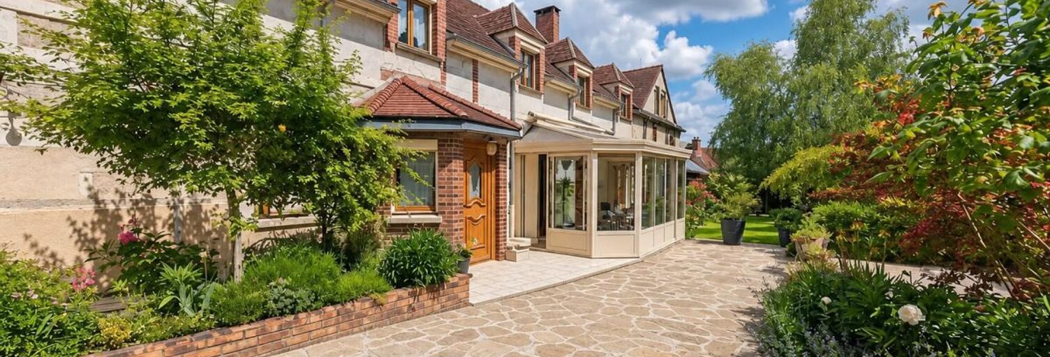 Maison 8 Pièces 206 m² à vendre à Mont-Saint-Sulpice (89250)