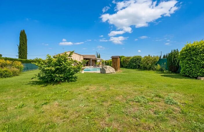 Plain‑pied lumineux avec piscine et grand terrain sans vis‑à‑vis — photo 3